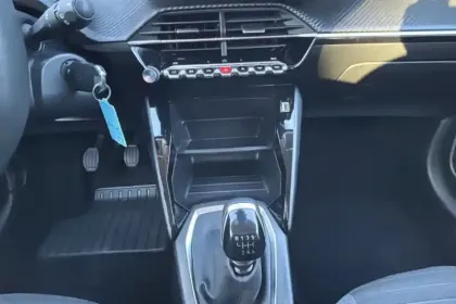 Photo 66 Peugeot 208  PureTech 100 S&S BVM6