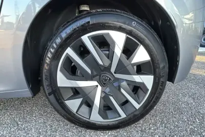 Photo 74 Peugeot 208  PureTech 100 S&S BVM6