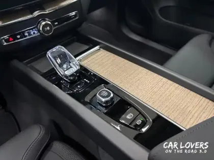 Photo 12 Volvo Xc60  T6 AWD Hybride rechargeable 253 ch+145 ch Geartronic 8