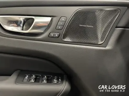 Photo 19 Volvo Xc60  T6 AWD Hybride rechargeable 253 ch+145 ch Geartronic 8