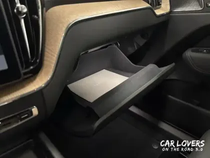 Photo 21 Volvo Xc60  T6 AWD Hybride rechargeable 253 ch+145 ch Geartronic 8