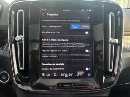 Photo 23 Volvo Xc40  B3 163 ch DCT7