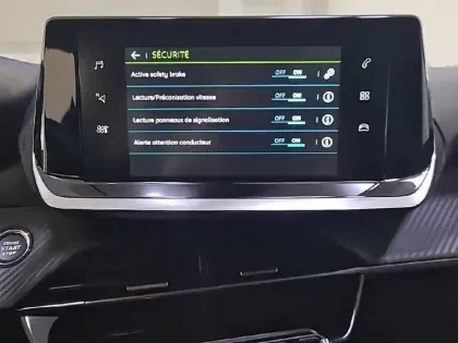 Photo 21 Peugeot 208  Electrique 50 kWh 136ch