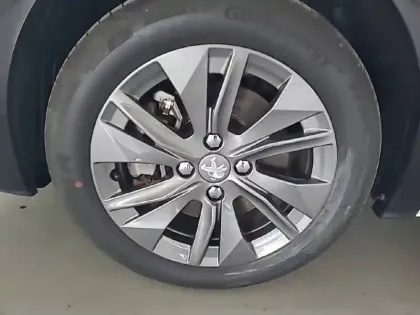 Photo 12 Peugeot 208  Electrique 50 kWh 136ch