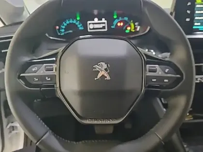 Photo 8 Peugeot 208  Electrique 50 kWh 136ch