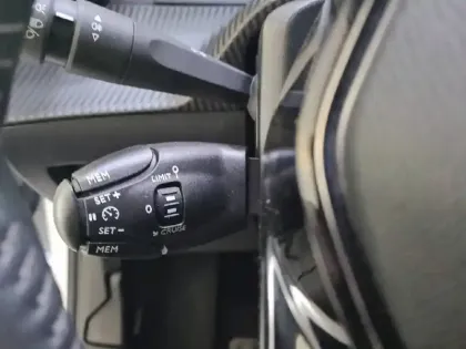 Photo 26 Peugeot 208  Electrique 50 kWh 136ch