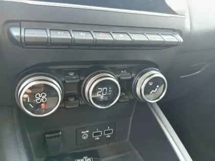 Photo 38 Renault Captur  E-Tech Plug-in 160