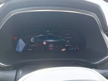 Photo 16 Renault Captur  E-Tech Plug-in 160