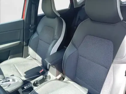 Photo 34 Renault Captur  E-Tech Plug-in 160