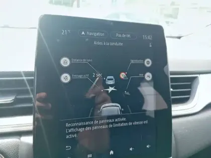 Photo 7 Renault Captur  E-Tech Plug-in 160