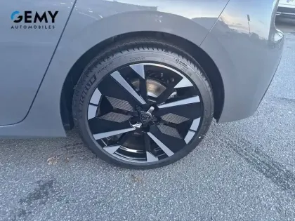 Photo 27 Peugeot 308  Plug-in Hybrid 195 ch e-DCS7