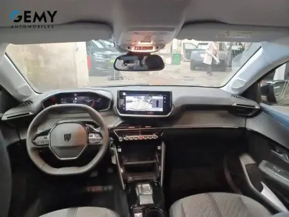 Photo 41 Peugeot 208  Hybrid 145 e-DCS6