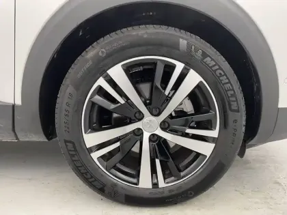 Photo 16 Peugeot 3008  Hybrid 136 e-DCS6