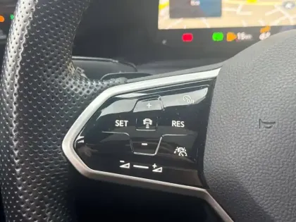 Photo 24 Volkswagen Golf  2.0 TDI SCR 200 DSG7