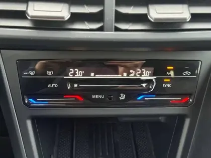 Photo 23 Volkswagen Taigo  1.0 TSI 116 DSG7