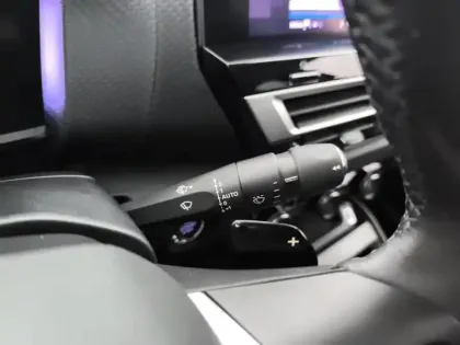 Photo 17 Citroën C4  PureTech 130 S&S EAT8 Shine