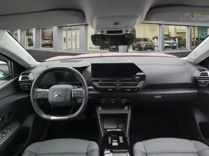 Photo 9 Citroën C4  PureTech 130 S&S EAT8 Shine