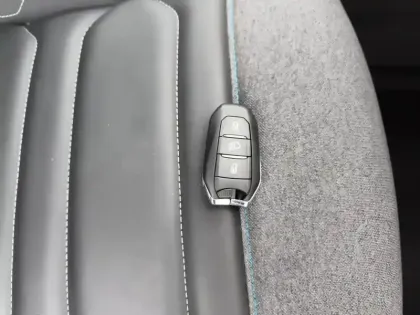 Photo 15 Citroën C4  PureTech 130 S&S EAT8 Shine