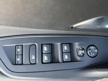 Photo 19 Peugeot 308  SW Hybrid 145 e-DCS6 Allure