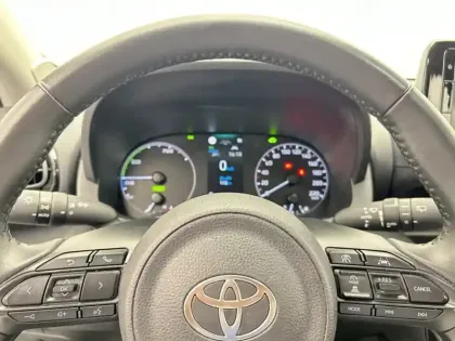 Photo 17 Toyota Yaris Hybride 116h Dynamic