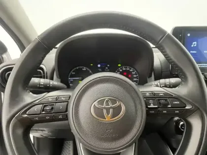 Photo 13 Toyota Yaris Hybride 116h Dynamic