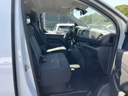 Photo 10 Toyota Proace Combi Long 2.0 140 D-4D Dynamic