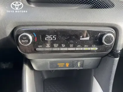 Photo 11 Toyota Yaris Hybride 116h Dynamic