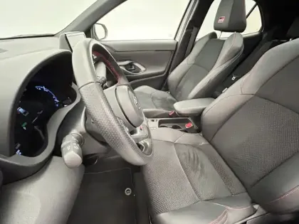 Photo 14 Toyota Yaris Hybride 1.5 HYBRID 116H GR SPORT / SMART CONNECT