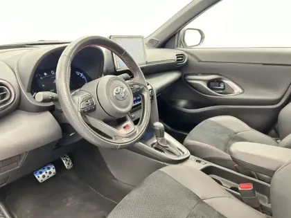 Photo 13 Toyota Yaris Hybride 1.5 HYBRID 116H GR SPORT / SMART CONNECT