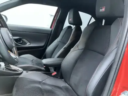 Photo 13 Toyota Yaris Hybride 1.5 HYBRID 116H GR SPORT