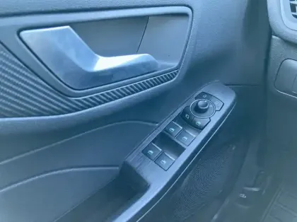 Photo 5 Ford Kuga 2.5 Duratec 180ch Hybrid FlexiFuel ST-Line Powershift