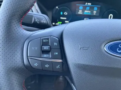 Photo 15 Ford Kuga 2.5 Duratec 180ch Hybrid FlexiFuel ST-Line Powershift