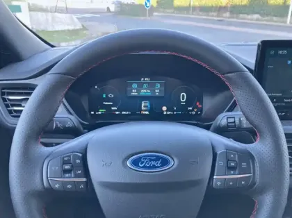 Photo 6 Ford Kuga 2.5 Duratec 180ch Hybrid FlexiFuel ST-Line Powershift