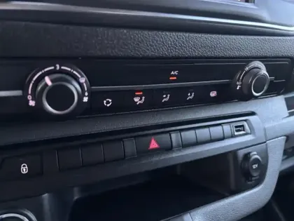 Photo 18 Toyota Proace 2.0 D MED Cab Approf 180 D-4D AUTO BUSIN