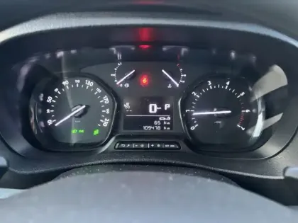 Photo 22 Toyota Proace 2.0 D MED Cab Approf 180 D-4D AUTO BUSIN