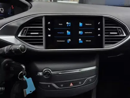 Photo 25 Peugeot 308 II PureTech 110 S&S STYLE