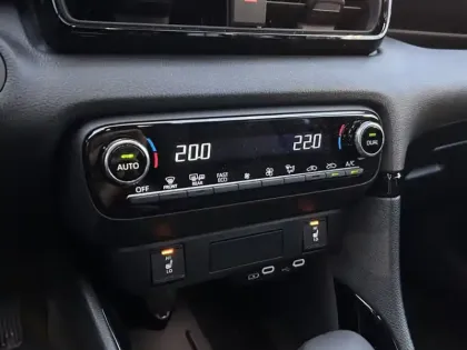 Photo 16 Toyota Yaris Gén. IV Ph1 NG Collection 5