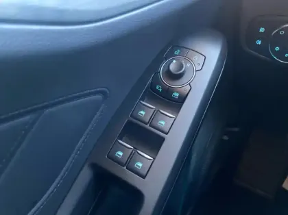 Photo 29 Ford Focus Gén. IV Ph2 Titanium X Business 5