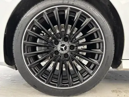 Photo 22 Mercedes CLA 250 e 218ch AMG Line 8G-DCT Suréquipée + Toit ouvrant