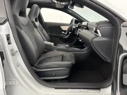 Photo 25 Mercedes CLA 250 e 218ch AMG Line 8G-DCT Suréquipée + Toit ouvrant