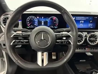 Photo 13 Mercedes CLA 250 e 218ch AMG Line 8G-DCT Suréquipée + Toit ouvrant