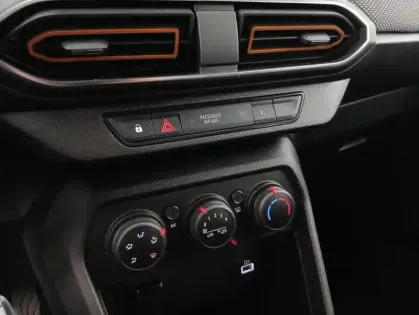 Photo 23 Dacia Sandero TCe 90 - 22 Stepway Confort