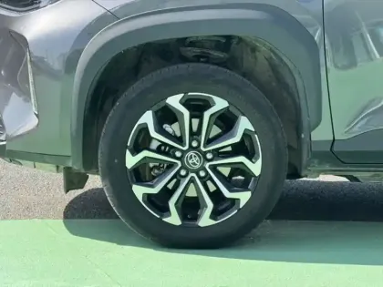 Photo 8 Toyota Yaris Hybride 1.5 HYBRID 116H DESIGN / PACK CARGO