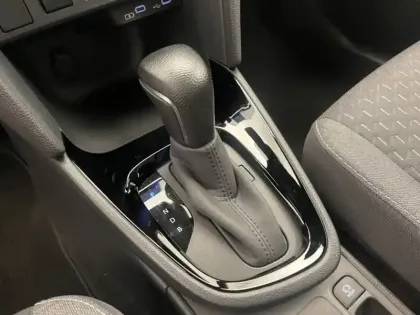 Photo 12 Toyota Yaris Hybride 1.5 HYBRID 116H DESIGN