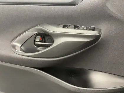 Photo 11 Toyota Yaris Hybride 130h GR SPORT Pack Techno +