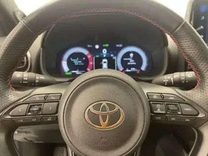 Photo 15 Toyota Yaris Hybride 130h GR SPORT Pack Techno +