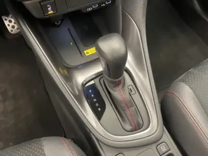 Photo 13 Toyota Yaris Hybride 130h GR SPORT Pack Techno +