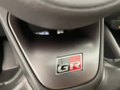 Photo 16 Toyota Yaris Hybride 130h GR SPORT Pack Techno +