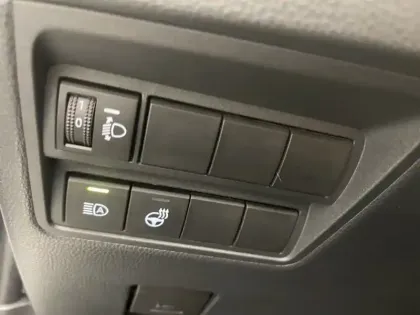 Photo 12 Toyota Yaris Hybride 130h GR SPORT Pack Techno +