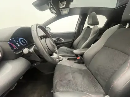 Photo 18 Toyota Yaris Hybride 130h GR SPORT Pack Techno +